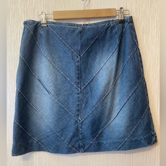 Ralph Lauren Vintage Chevron Denim Skirt Size 12, Made in Hong Kong, 100% Cotton - Picture 1 of 6